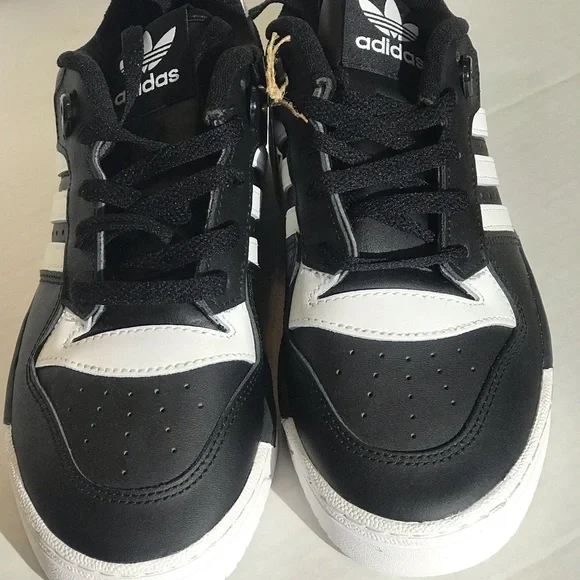 --Adidas RIVALRY LOW-- Black and White--             Size 6--Brand New with Tag- - Picture 3 of 11